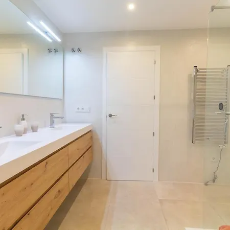 Hp122 - 2 Bed Ground Floor Apartment