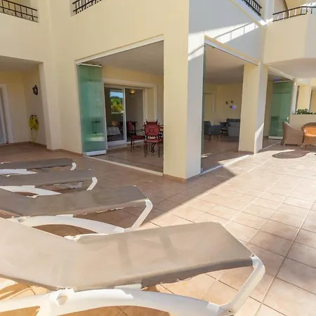 Hp122 - 2 Bed Ground Floor Apartment